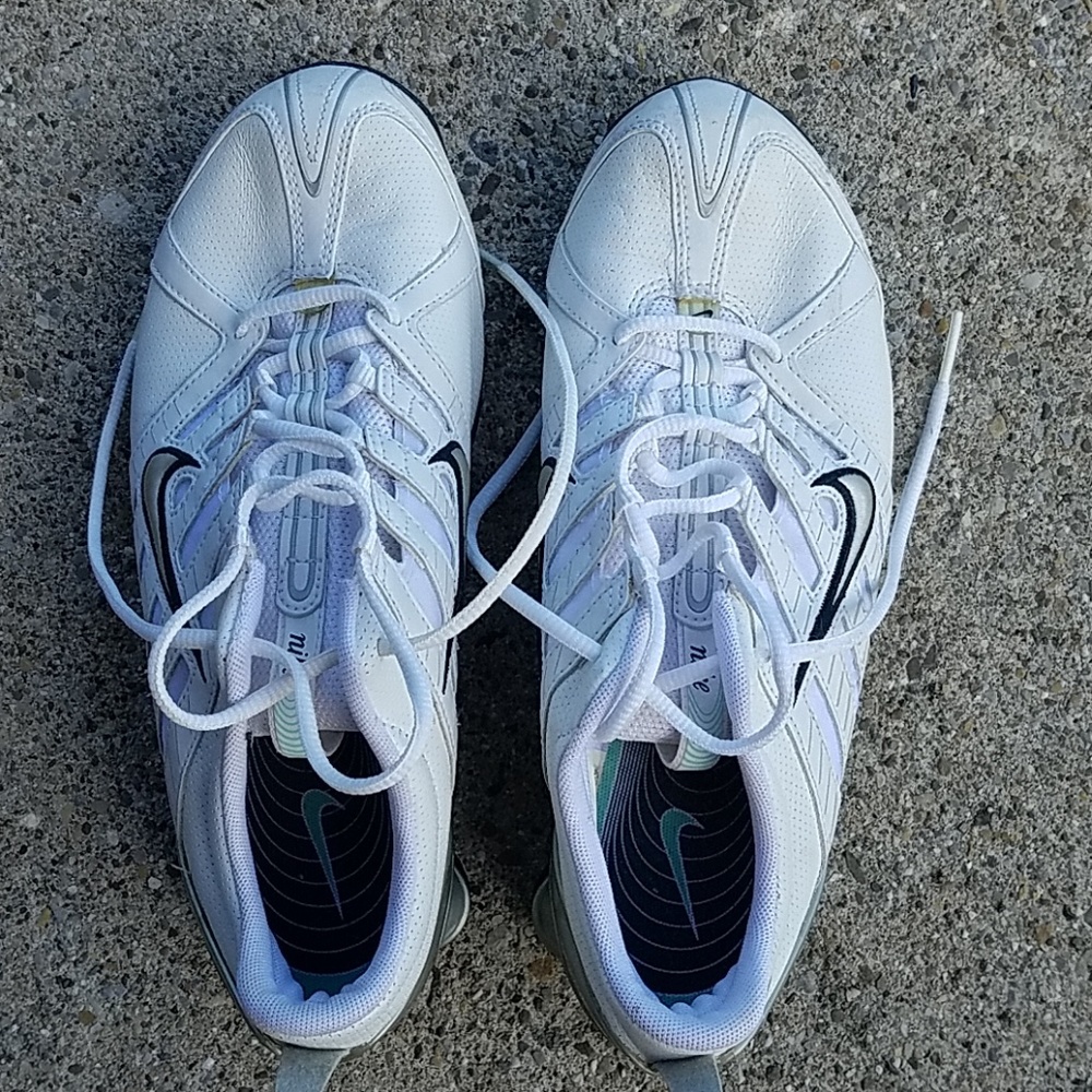 White Nike Shox